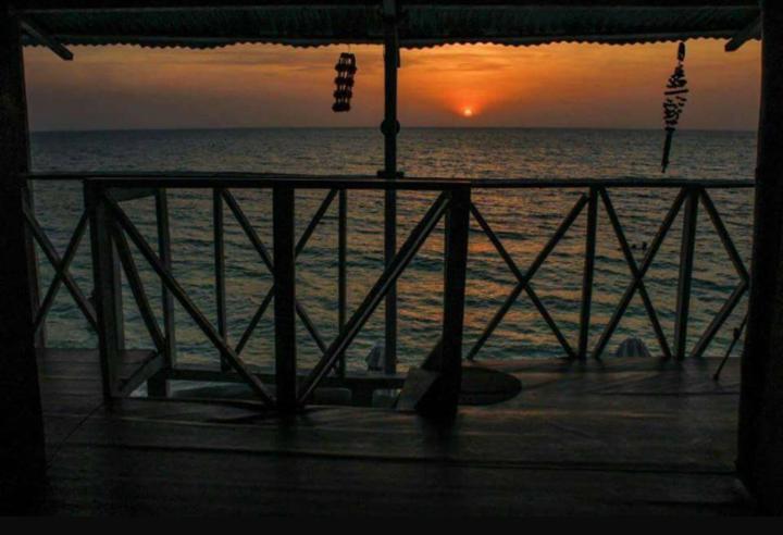 فندق Cartagenaفي  Cabanas Black And White المظهر الخارجي الصورة